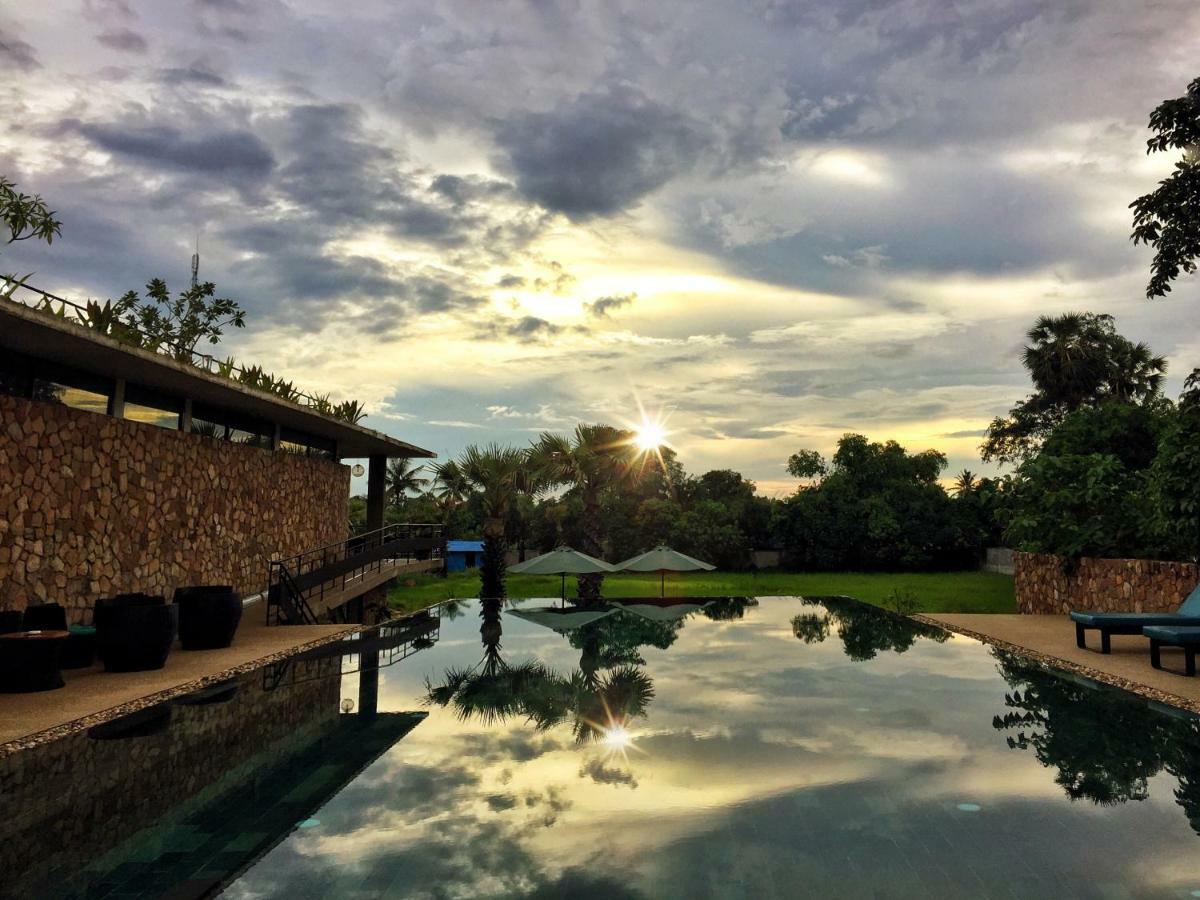 Hillocks Hotel & Spa Siem Reap Bagian luar foto